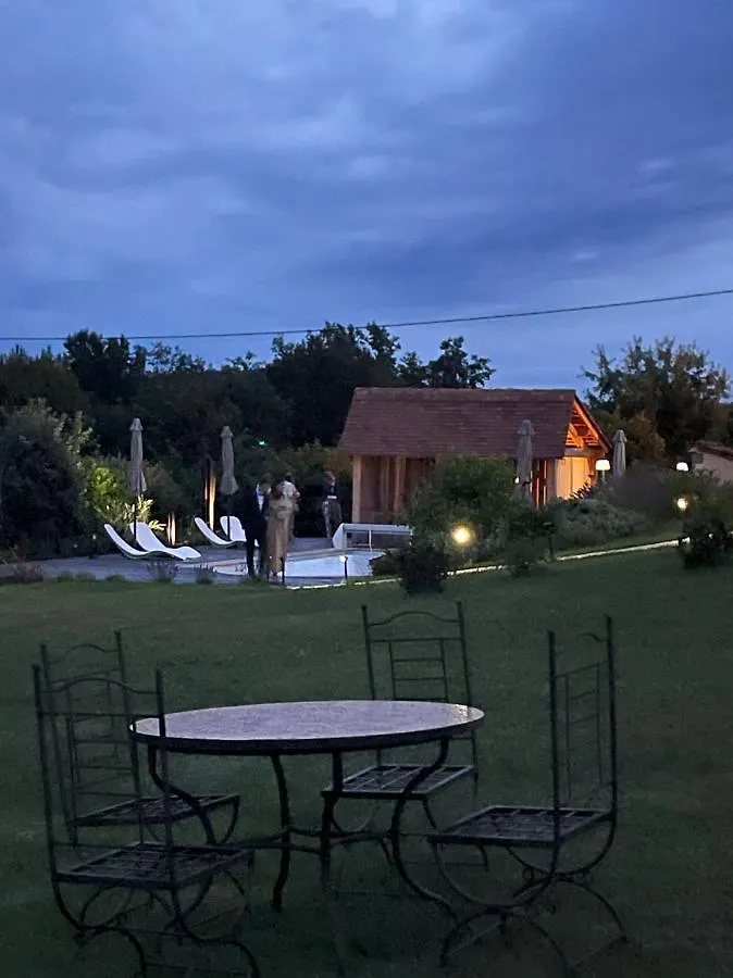 Appartement Le Clos Des Buis Gite De Charme Le Loft Cazals  France